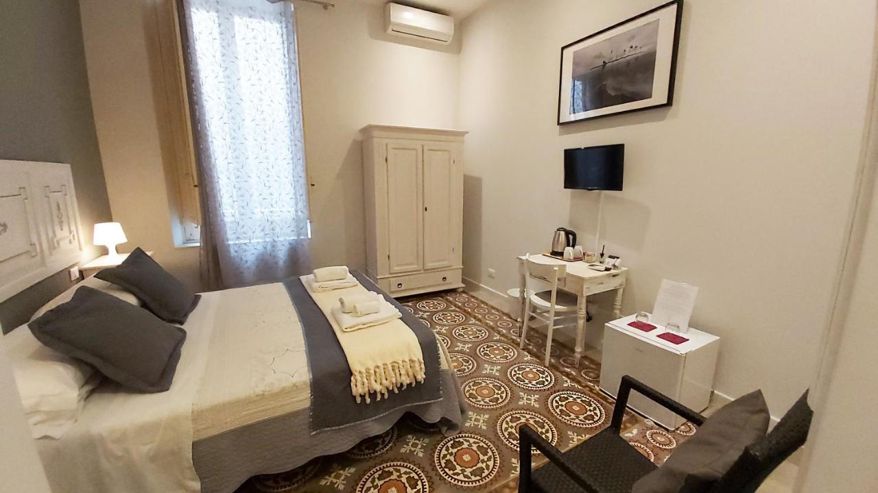 Boutique Rooms And Breakfast Granveliero Trapani Kültér fotó